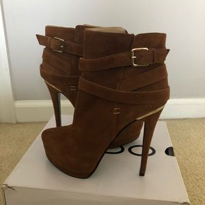 Brand new!!! Aldo brown booties size 8.